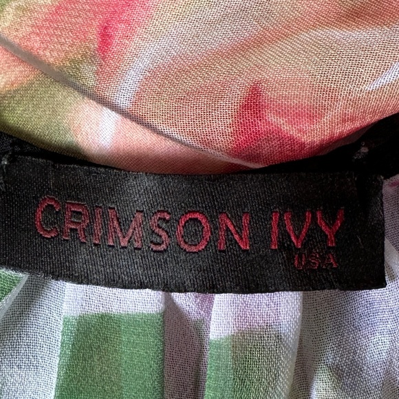 Crimson Ivy - Colorful Floral Blouse - Picture 8 of 9